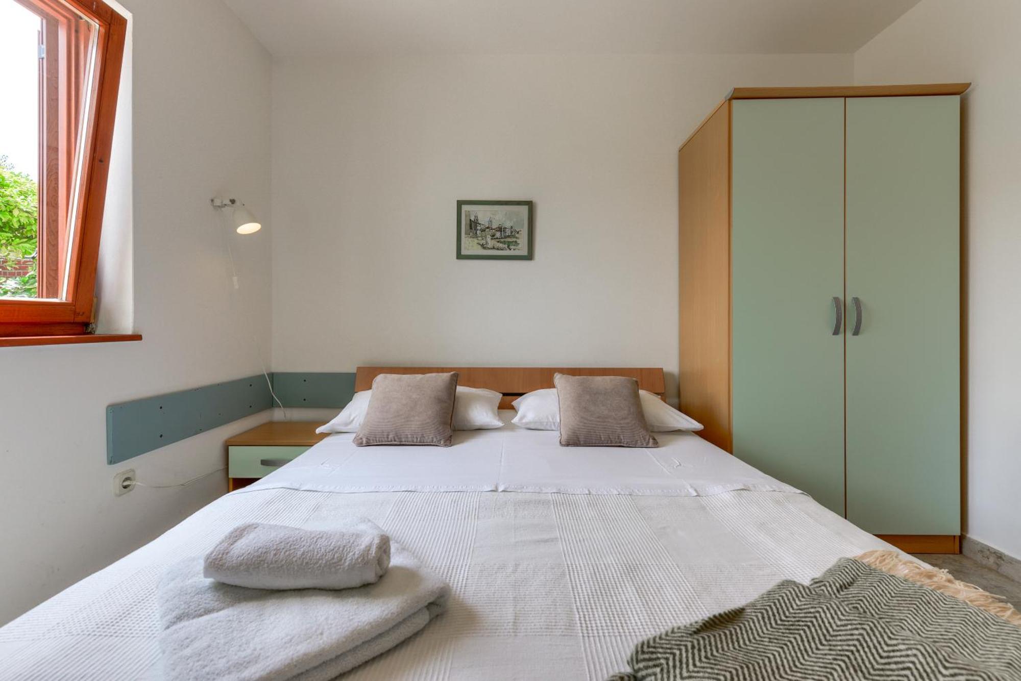Apartments Andi بيتريتْشاني الغرفة الصورة